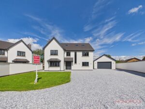 Queen Street, Treuddyn, CH7