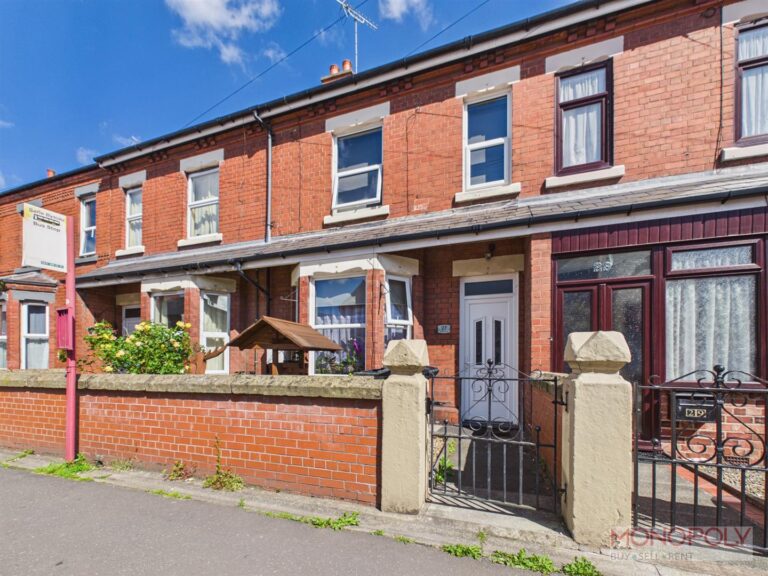 Bradley Road, Wrexham, LL13