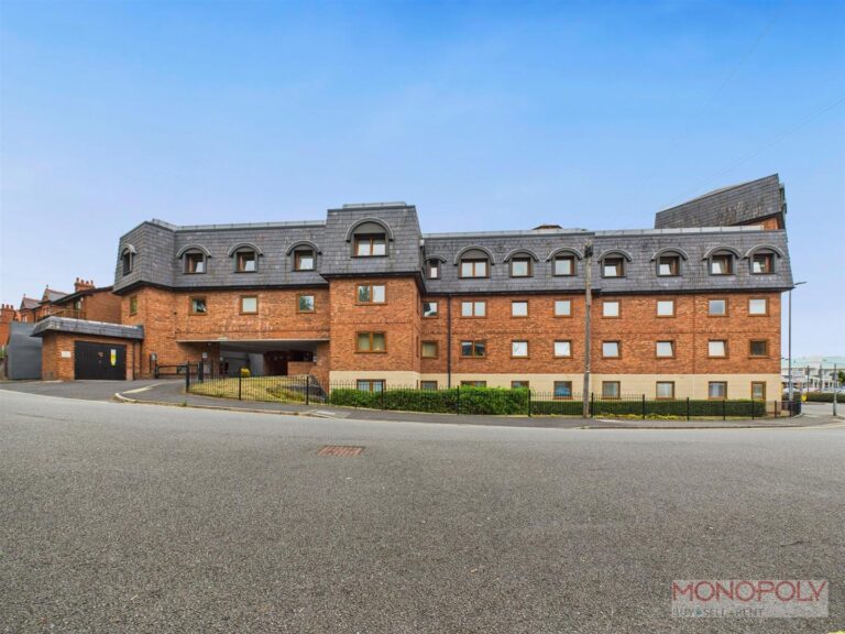 St. Giles Court, Wrexham, LL13