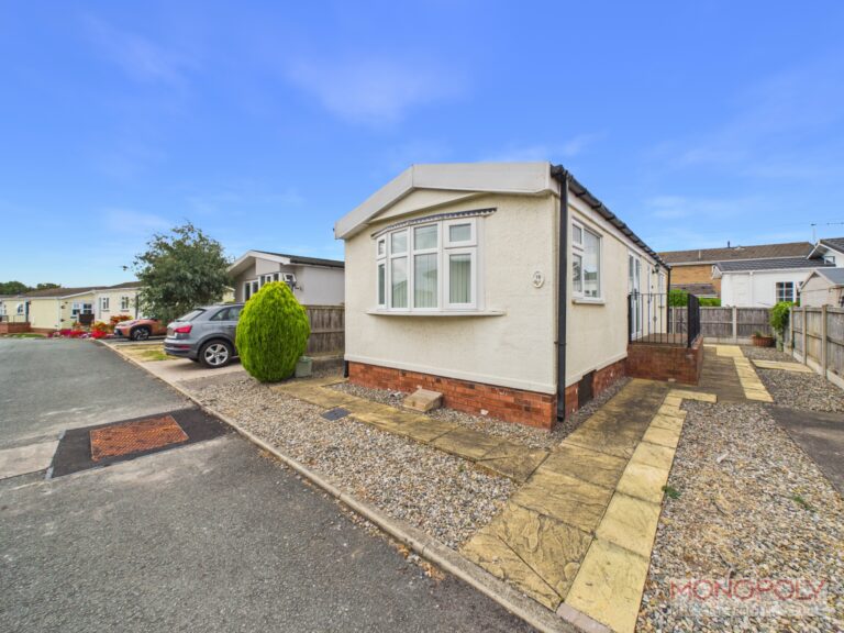 Oakfield Park, Llay, LL12