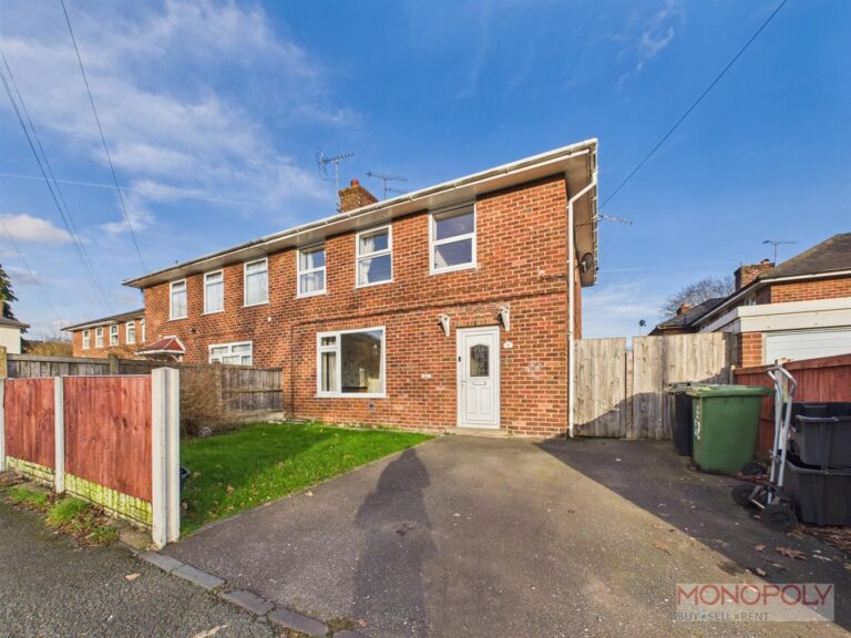 Oak Drive, Wrexham, LL12