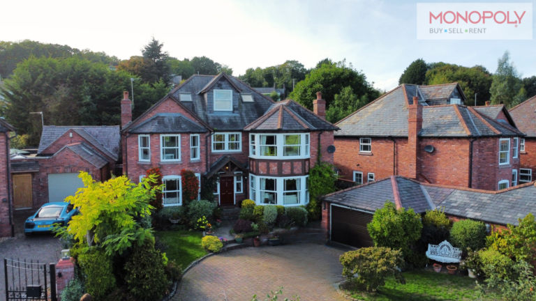 Marford Hill, Marford, LL12
